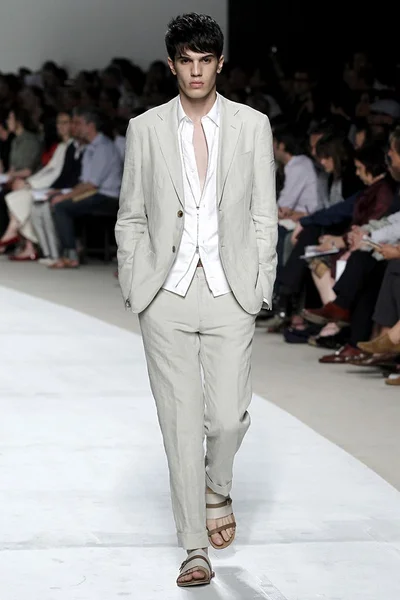 Look 5